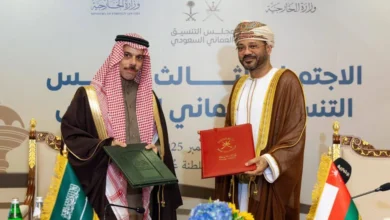 فيصل بن فرحان والبوسعيدي يناقشان ملفات المنطقة والعلاقات الثنائية