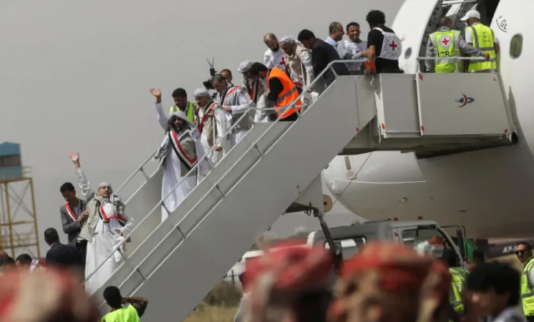 اتفاق لتبادل 2900 أسير في اليمن: تفاصيل الانفراجة الإنسانية