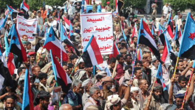 وزارات يمنية ترفض بيانات الانتقالي وتتمسك بنقل السلطة