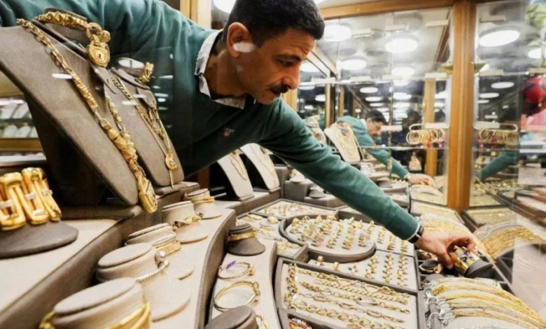 إقبال المصريين على شراء الذهب رغم ارتفاع الأسعار: تحليل اقتصادي