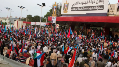 العليمي يحذر من إجراءات الانتقالي الأحادية وتأثيرها على الشرعية