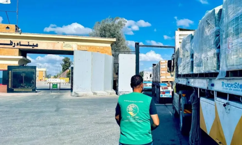 مساعدات سعودية جديدة تعبر رفح لإغاثة غزة