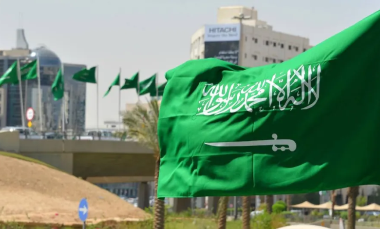السعودية تحث الانتقالي على الانسحاب من حضرموت والمهرة