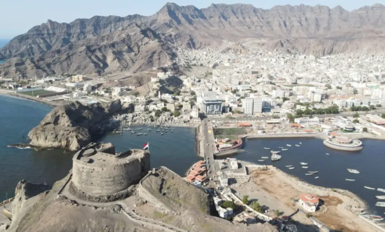 الحكومة اليمنية ترحب ببيان السعودية بشأن حضرموت والمهرة