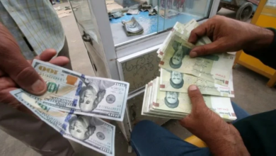 الريال الإيراني يسجل أدنى سعر تاريخي أمام الدولار