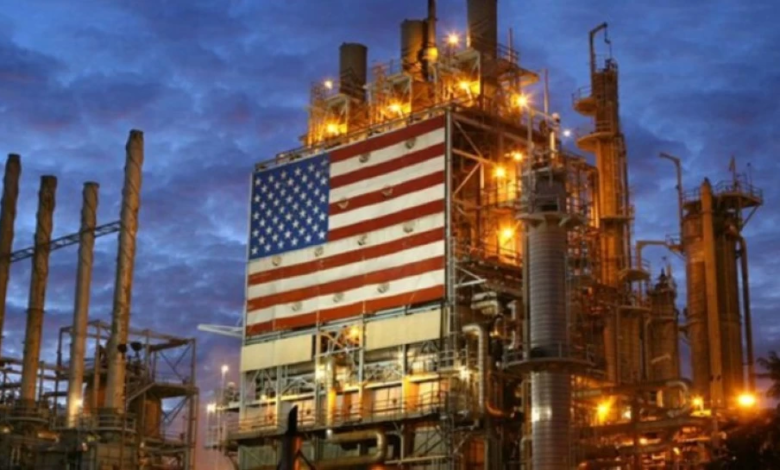 مخزونات النفط الأمريكية: تراجع الخام وارتفاع البنزين - تقرير الطاقة