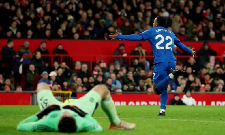 مانشستر يونايتد يتعادل مع بورنموث 4-4 في قمة مثيرة