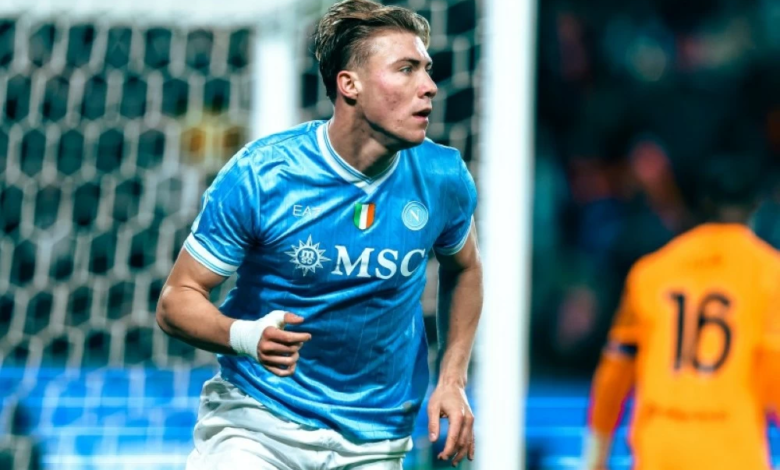 نابولي ضد بولونيا في السوبر الإيطالي: تاريخ المواجهات والتوقعات