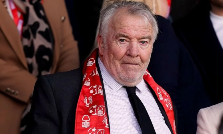 وفاة جون روبرتسون أسطورة نوتنغهام فورست الملقب ببيكاسو الكرة