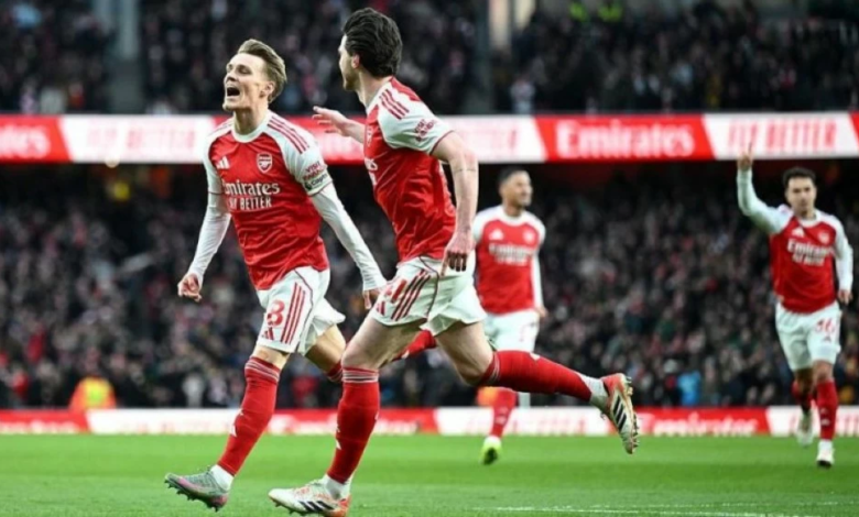 أرسنال يهزم برايتون ويستعيد صدارة الدوري الإنجليزي من السيتي