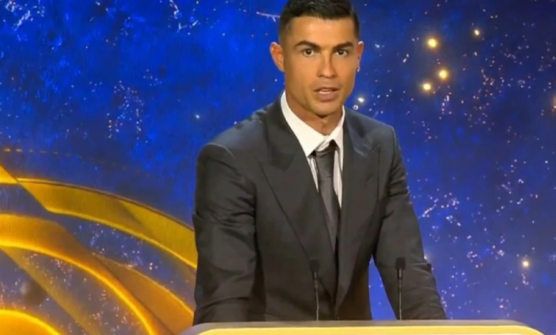 رونالدو يتوج بجائزة غلوب سوكر ويخطط للهدف 1000