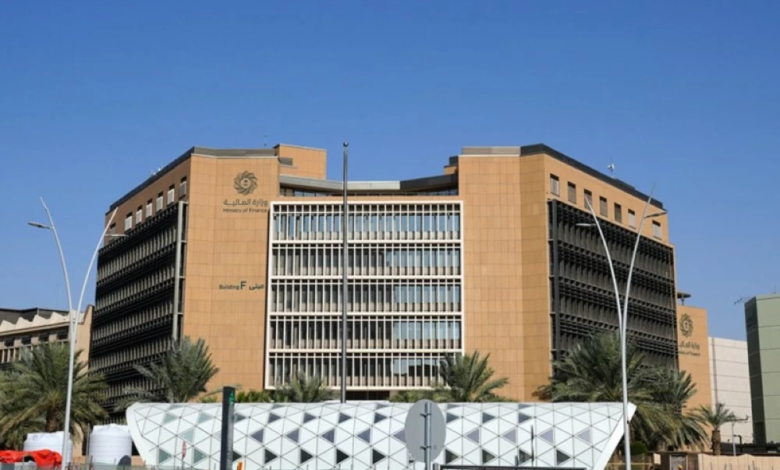 المالية السعودية تستحوذ على 86% من مجموعة بن لادن