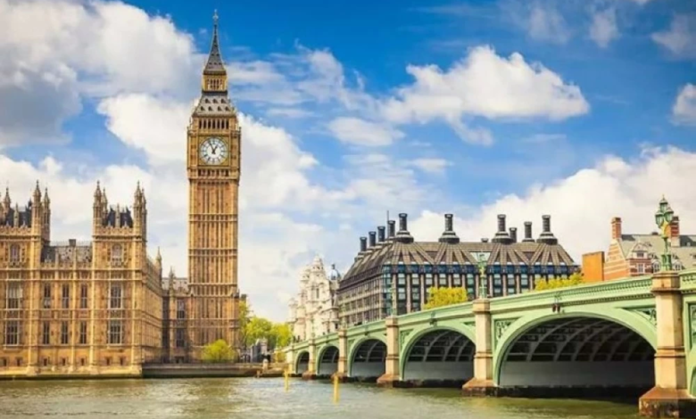 انتعاش مبيعات التجزئة في بريطانيا خلال الكريسماس وأرقام قياسية