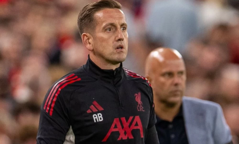 ليفربول يقيل آرون بريغز بسبب أهداف الكرات الثابتة