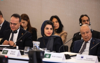 فيصل بن فرحان يبحث المستجدات مع وزيرة خارجية بريطانيا