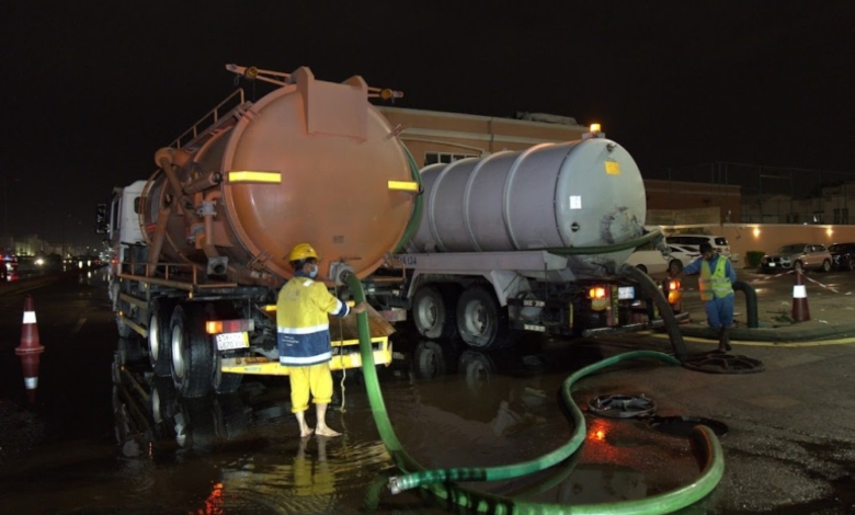 أمطار جدة تسجل 135 ملم: استنفار الأمانة وأرقام قياسية