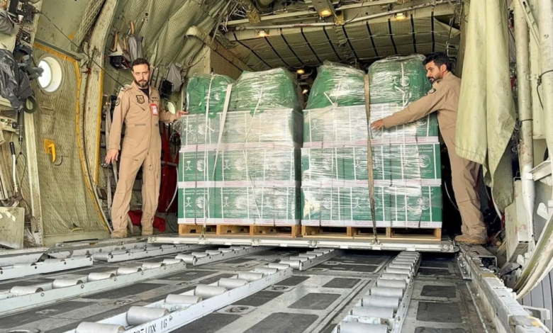 وصول الطائرة الإغاثية السعودية الـ 75 لدعم غزة إلى العريش