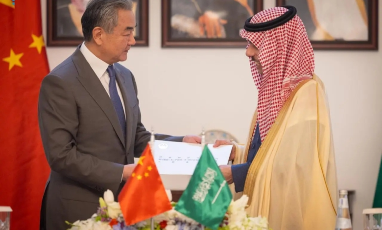 ولي العهد يتلقى رسالة من الرئيس الصيني لتعزيز العلاقات الثنائية