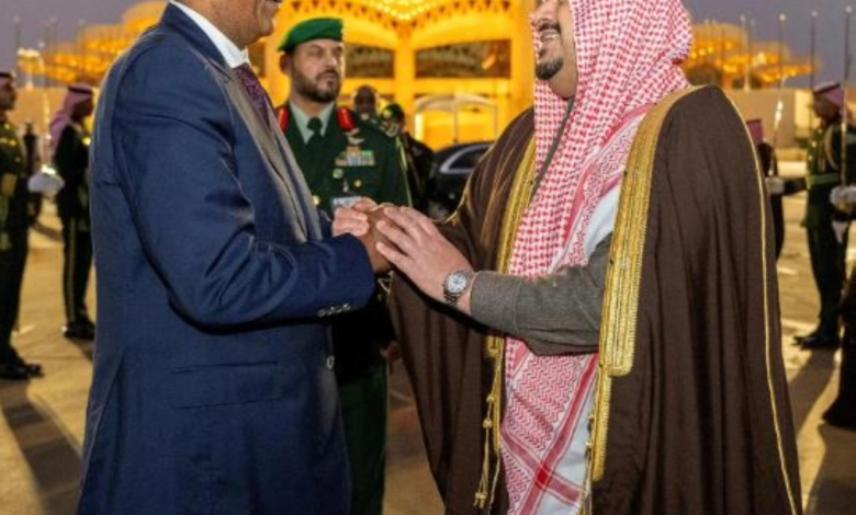 البرهان يغادر الرياض بعد زيارة رسمية للسعودية