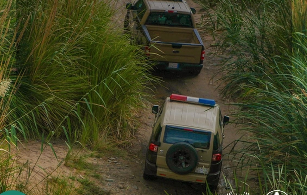 الرياض.. ضبط مواطن مخالف لنظام البيئة لنقله حطبًا محليًا - إكس الأمن البيئي