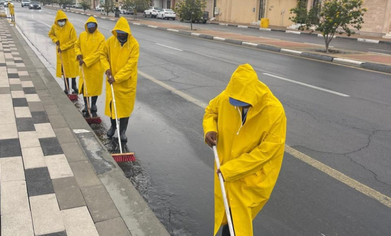 بلدية بقيق تعالج آثار الأمطار: تفاصيل خطة الطوارئ والأرقام