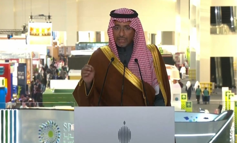 وزير الصناعة: 12 ألف مصنع وصادرات بـ 220 مليار ريال