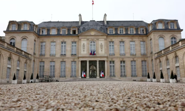 سرقة قصر الإليزيه: محاكمة أمين الفضيات بتهمة اختلاس مقتنيات تاريخية