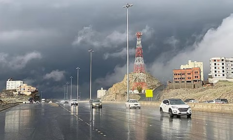 طقس مكة اليوم: أمطار خفيفة وتنبيهات للأرصاد حتى المساء
