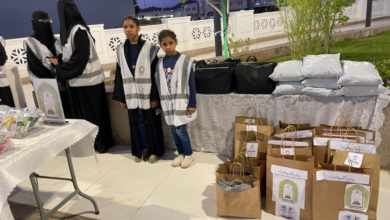 الشؤون الإسلامية توزع حقائب شتوية بجامع القبلتين بالمدينة