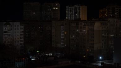 انقطاع الكهرباء في أوكرانيا وتأهب بولندي بعد ضربات روسية