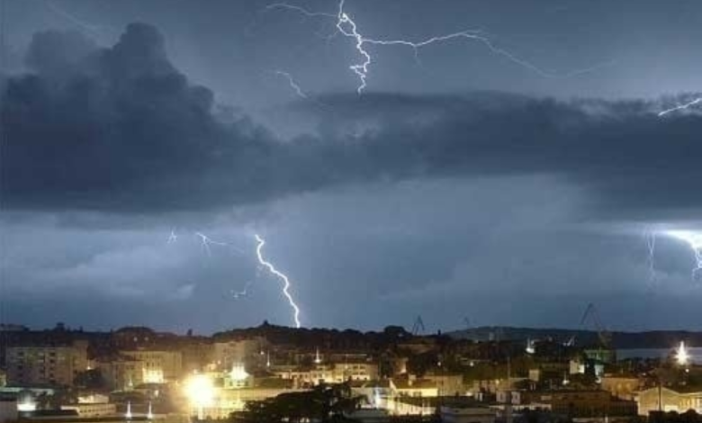 حالة الطقس اليوم: أمطار رعدية وضباب في السعودية