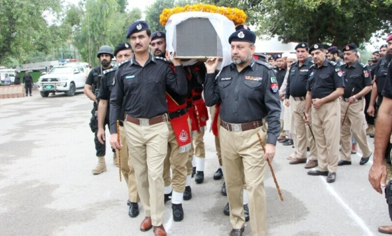 رابطة العالم الإسلامي تدين مقتل 5 من الشرطة الباكستانية