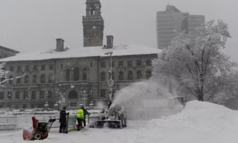 عواصف ثلجية تضرب أمريكا وتلغي آلاف الرحلات الجوية