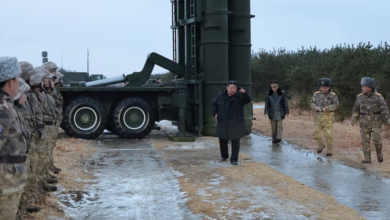 كيم جونج أون يشرف على إطلاق صاروخ كروز استراتيجي جديد