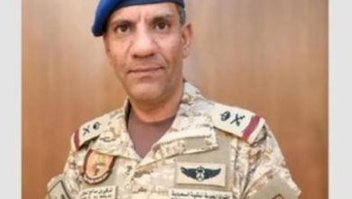 التحالف يستهدف شحنة أسلحة في ميناء المكلا: التفاصيل الكاملة