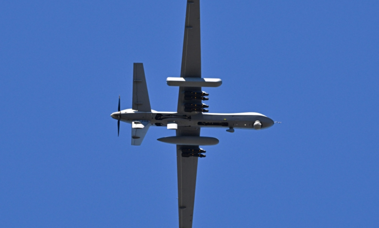 ترامب يعلن أول ضربة برية في فنزويلا واستهداف مرسى مخدرات