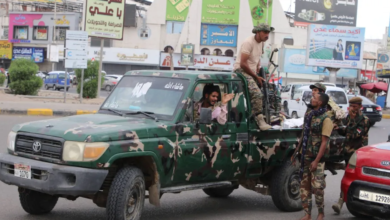 حظر تجوال في عدن ومنع السلاح بأوامر المحرمي: التفاصيل الكاملة