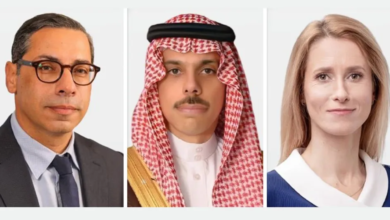 فيصل بن فرحان يبحث المستجدات مع كالاس وكومبوس