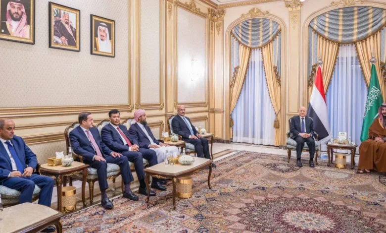 اليمن يرتب أوراقه بدعم سعودي لاستعادة الدولة