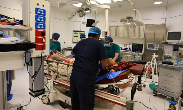 تدخل طبي سعودي ينقذ حياة سبعيني في سقطرى | إنجاز إنساني