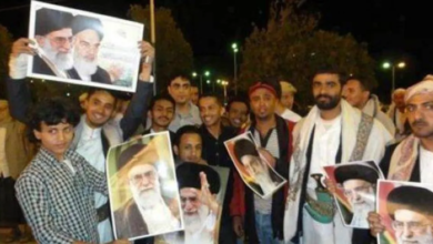 صور خامنئي في صنعاء: دلالات التحالف الحوثي الإيراني