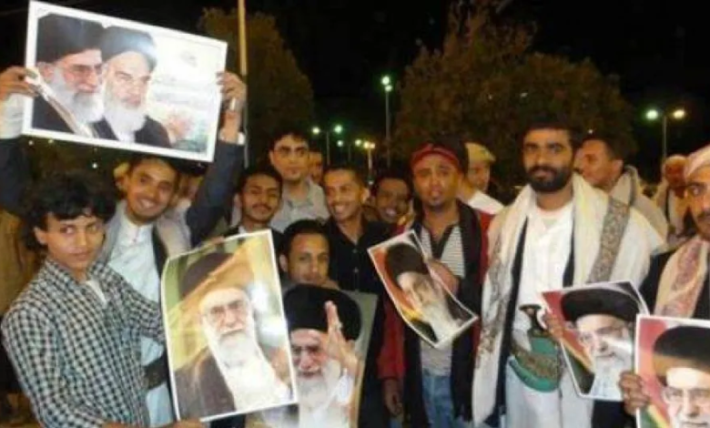 صور خامنئي في صنعاء: دلالات التحالف الحوثي الإيراني