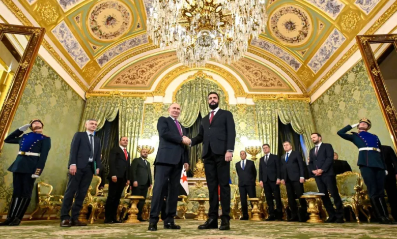 Putin and al-Sharaa meet: Strengthening Russian-Syrian relations and avoiding disputes