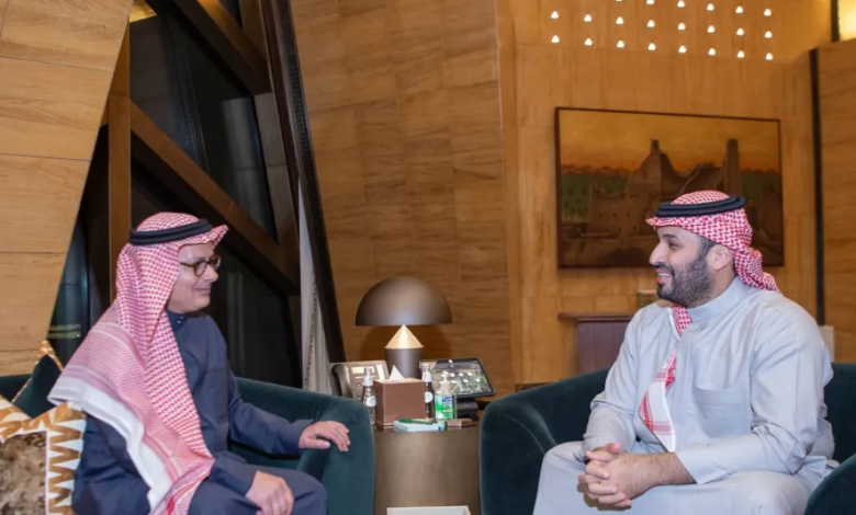 ولي العهد يستقبل العالم عمر ياغي: تعزيز للبحث العلمي