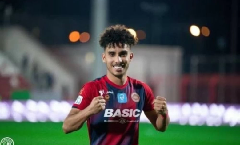 الأهلي والاتحاد والقادسية يتنافسون لضم ضاري العنزي