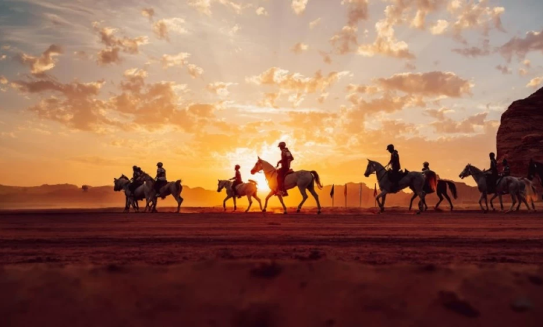 سباق القدرة والتحمل في العلا: 190 فارساً يتنافسون على اللقب