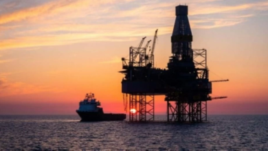 US drilling rigs decline and oil prices rise