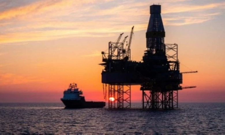 US drilling rigs decline and oil prices rise