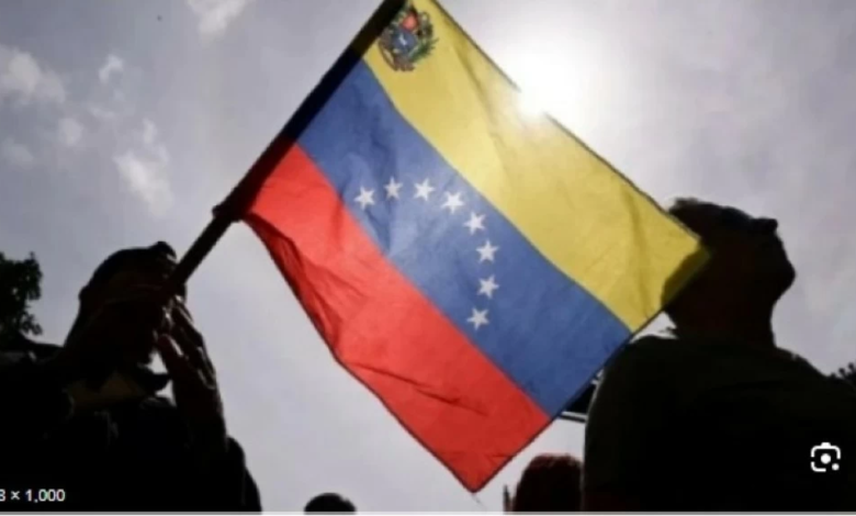 ديون فنزويلا تتجاوز 200% من الاقتصاد: هل حانت ساعة الحساب؟