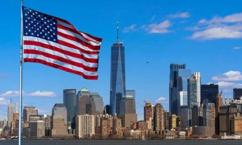 تراجع عجز ميزان المعاملات الجارية الأمريكي لأدنى مستوى منذ عام